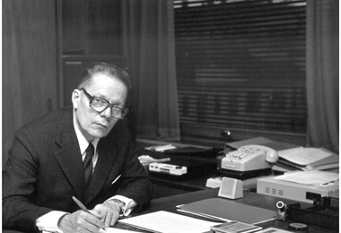 Professori Teivo Pentikäinen Professori Teivo Pentikäinen
